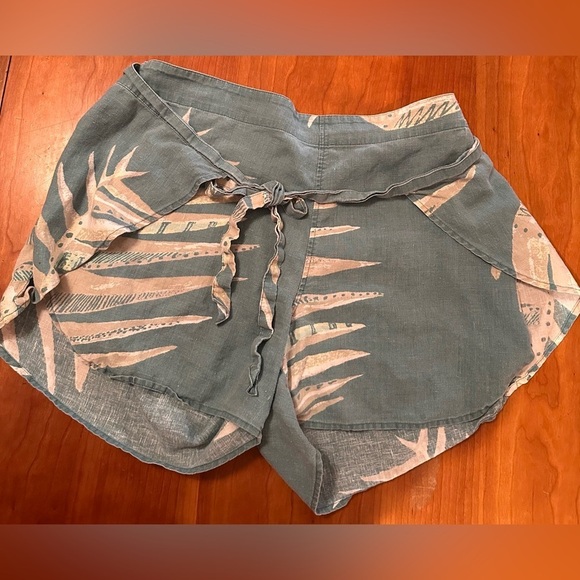 Patagonia Pants - Patagonia Womens Garden Island Shorts Medium
